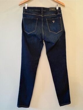 GUESS Dark Wash High Rise Skinny Jeans Classic Logo Size 29x29.